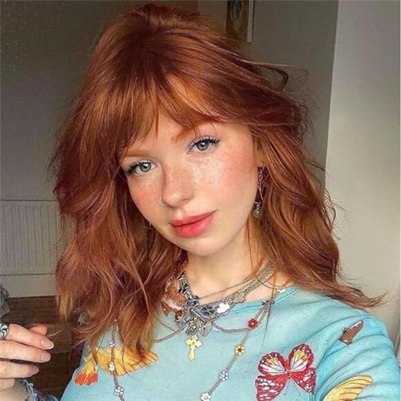 EMMOR Short Curly Wigs with Fringe，Wavy Bob Wigs for Women Heat Resistant